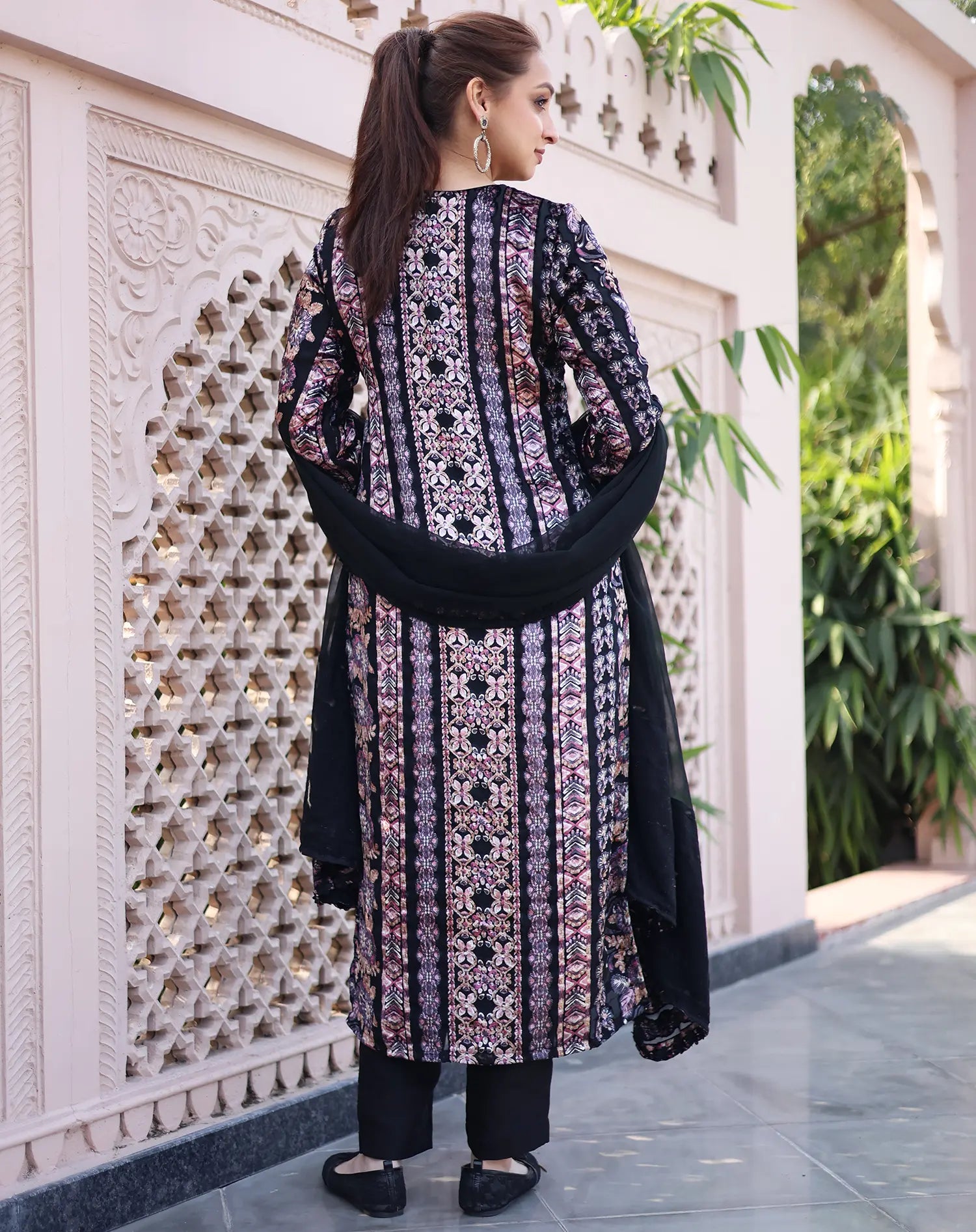 Laiba Noir